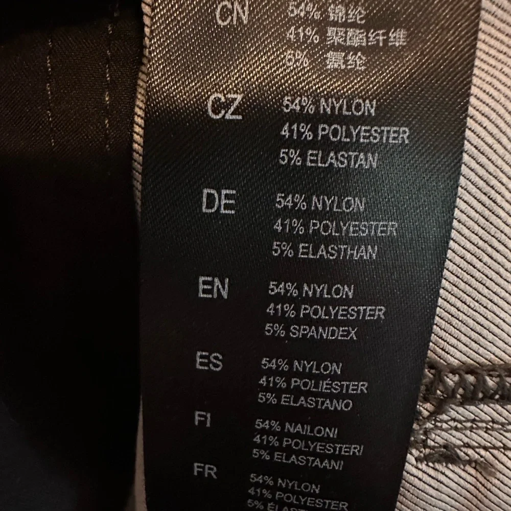 Kuhl men’s shift Amphibia carbon 34 pockets nylon blend snap drawstring shorts - Picture 13 of 16